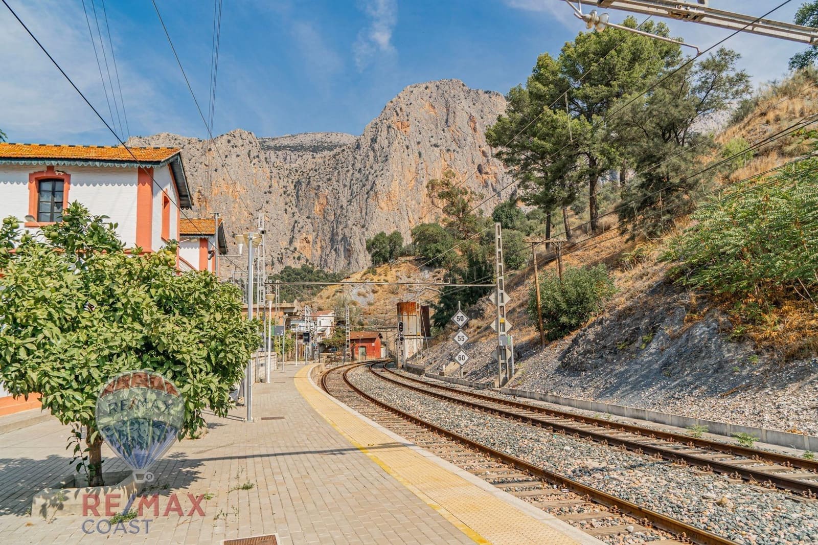 4 soveværelse Finca/Landehus til salg i El Chorro med garage - € 175.000 (Ref: 8338015)