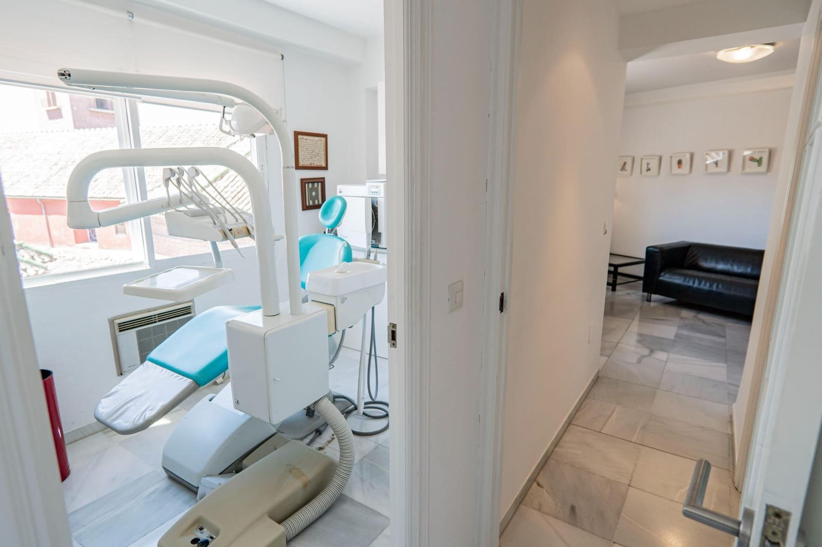 Kontor til leie i Malaga by - € 1 500 (Ref: 8437329)