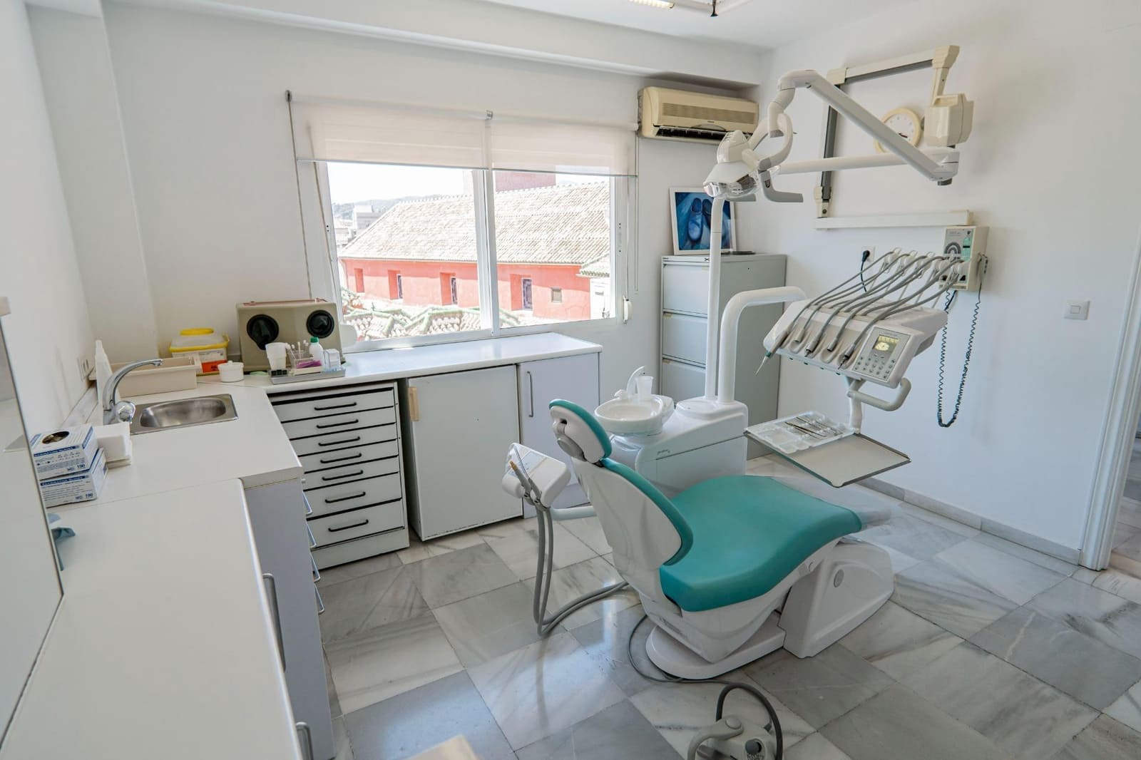 Kontor til leie i Malaga by - € 1 500 (Ref: 8437329)