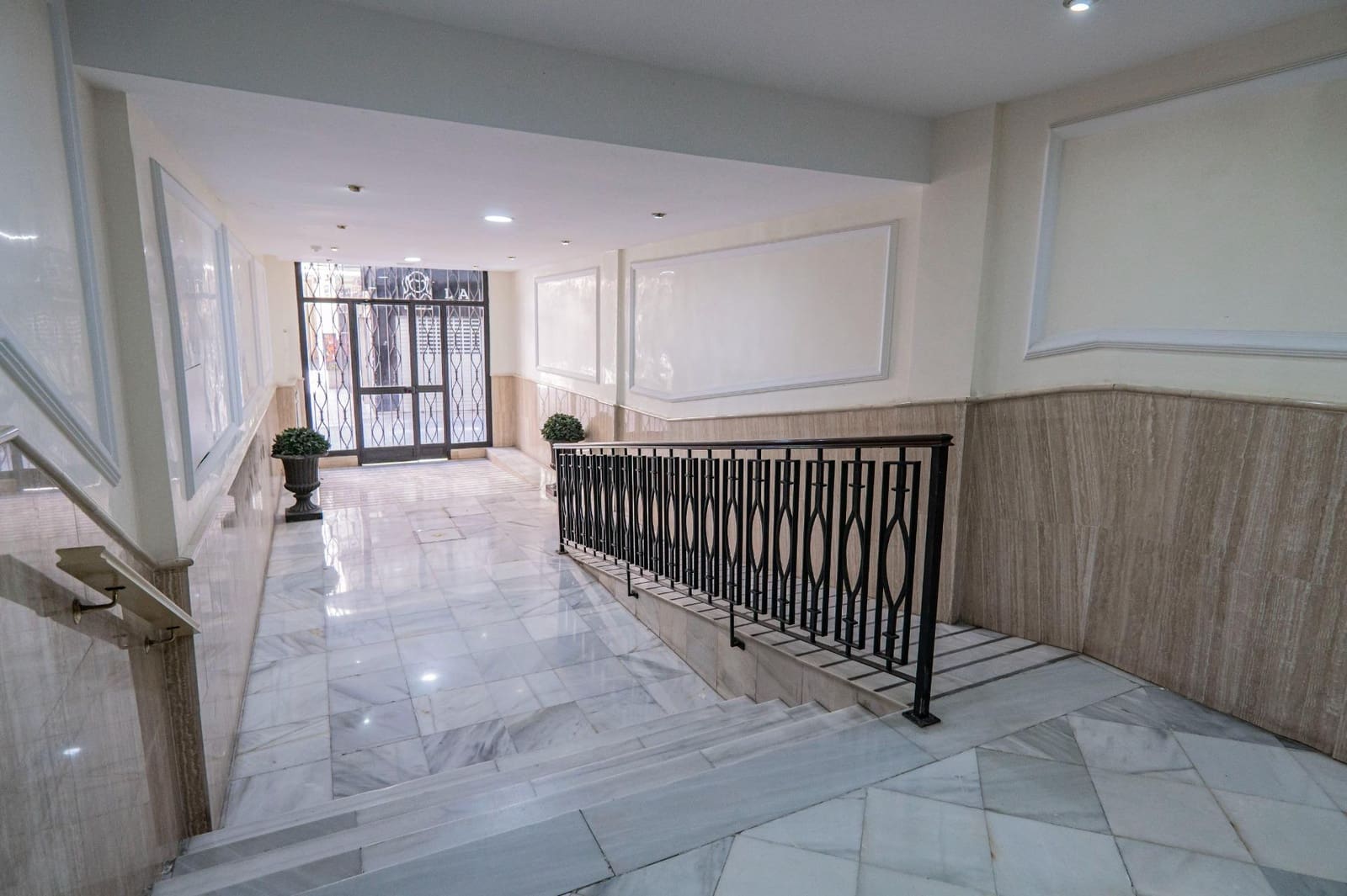 Kontor til leie i Malaga by - € 1 500 (Ref: 8437329)