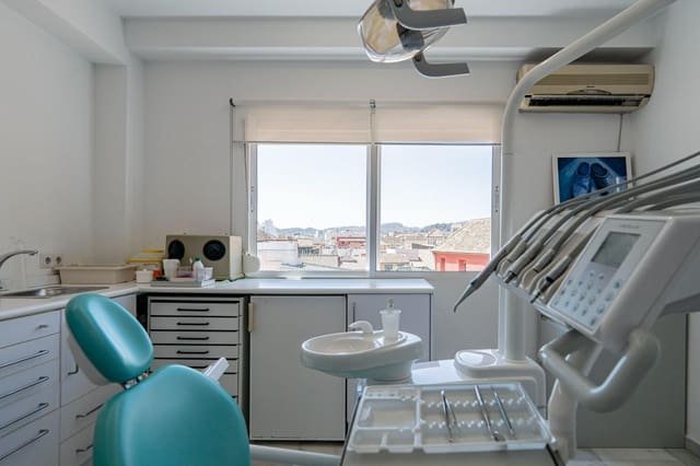 Kontor til leje i Centro Historico, Málaga by - € 1.500 (Ref: 8437329)