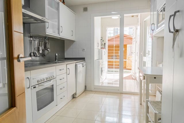 3 sovrum Lägenhet att hyra i Rincón de la Victoria med pool garage - 1 400 € (Ref: 8495163)