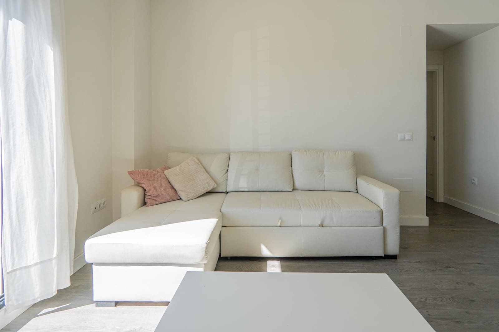 2 bedroom Flat for rent in Velez-Malaga - € 1,200 (Ref: 8552112)