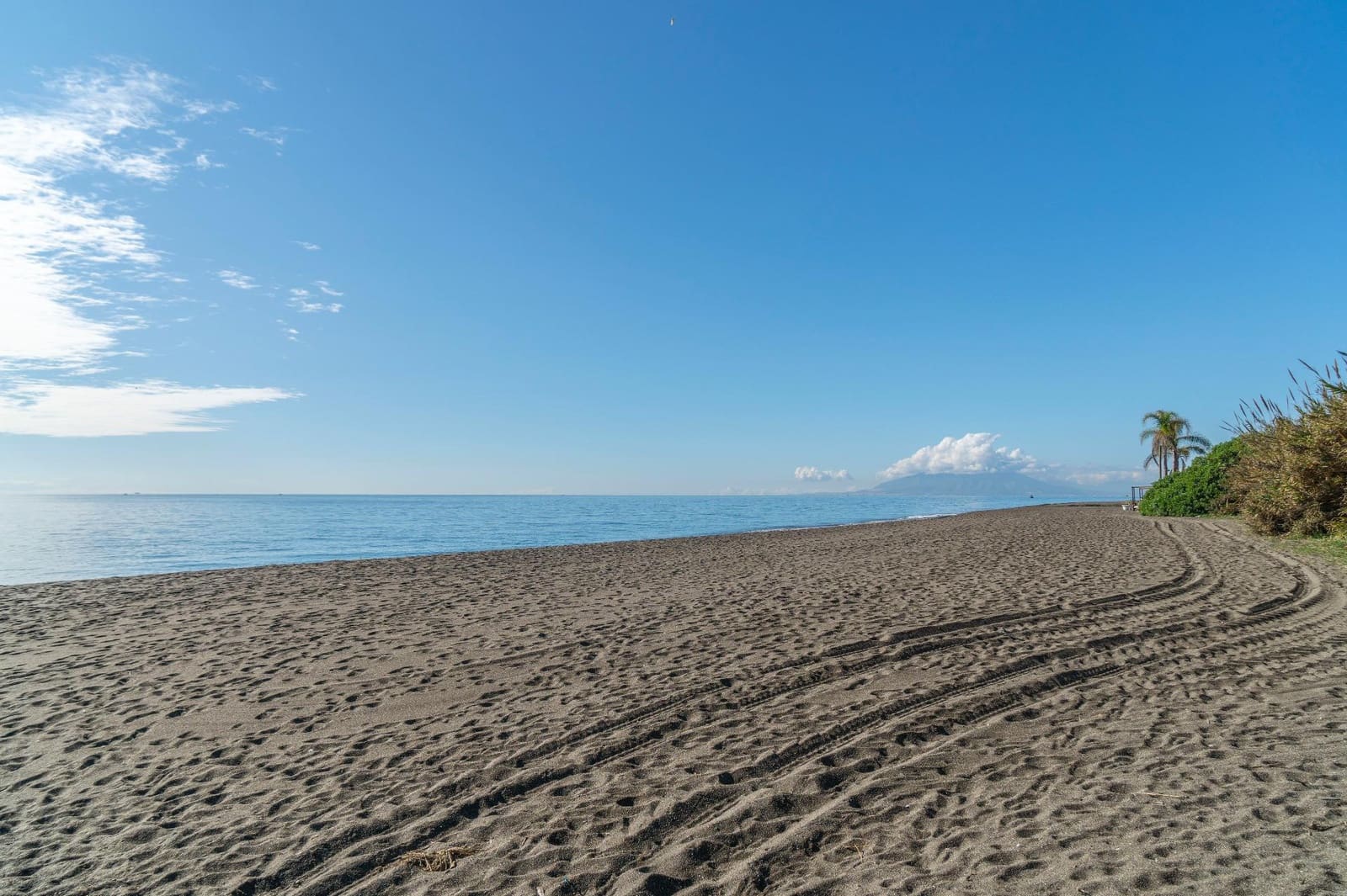 2 bedroom Flat for rent in Velez-Malaga - € 1,200 (Ref: 8552112)