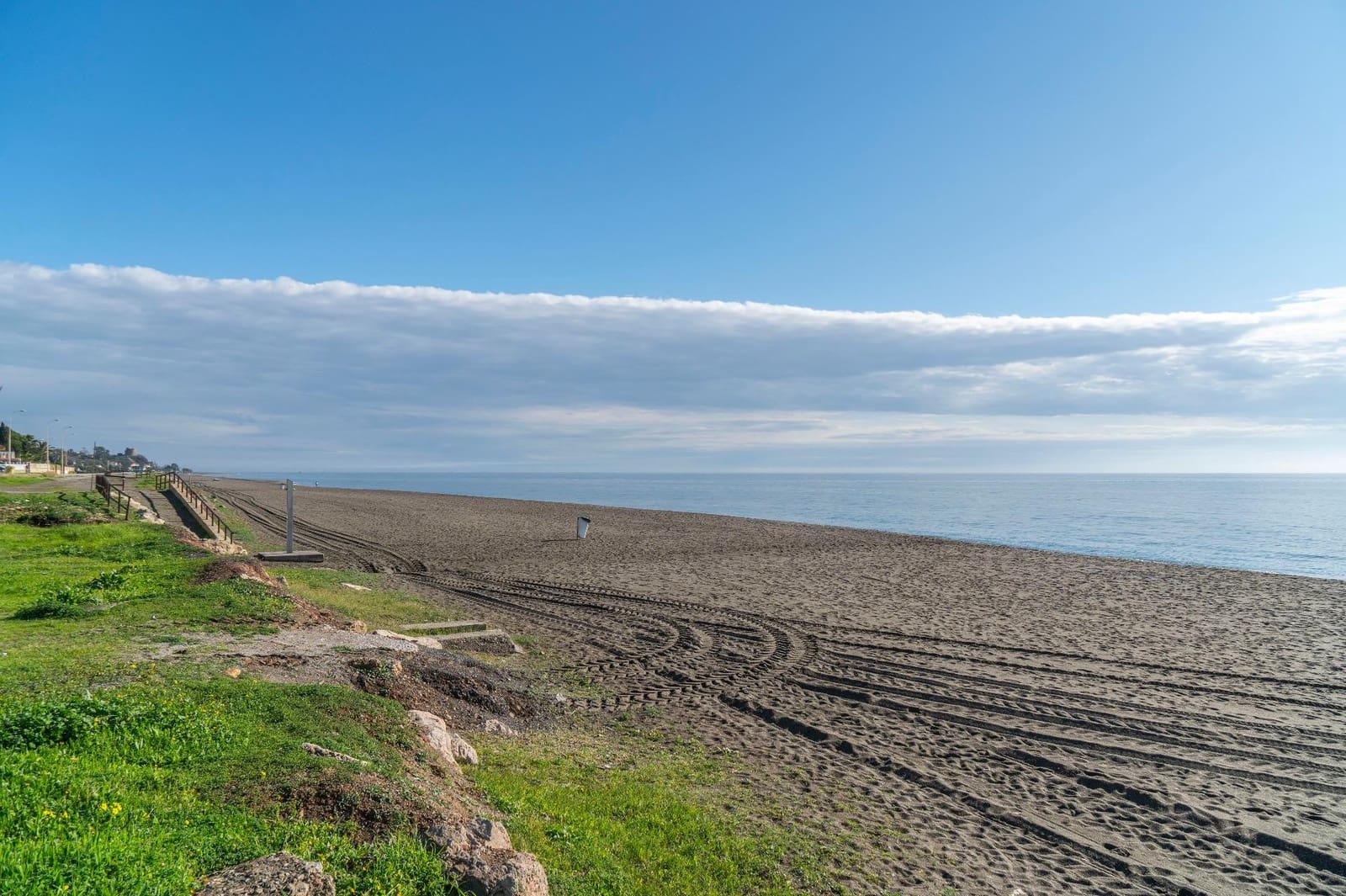 2 bedroom Flat for rent in Velez-Malaga - € 1,200 (Ref: 8552112)