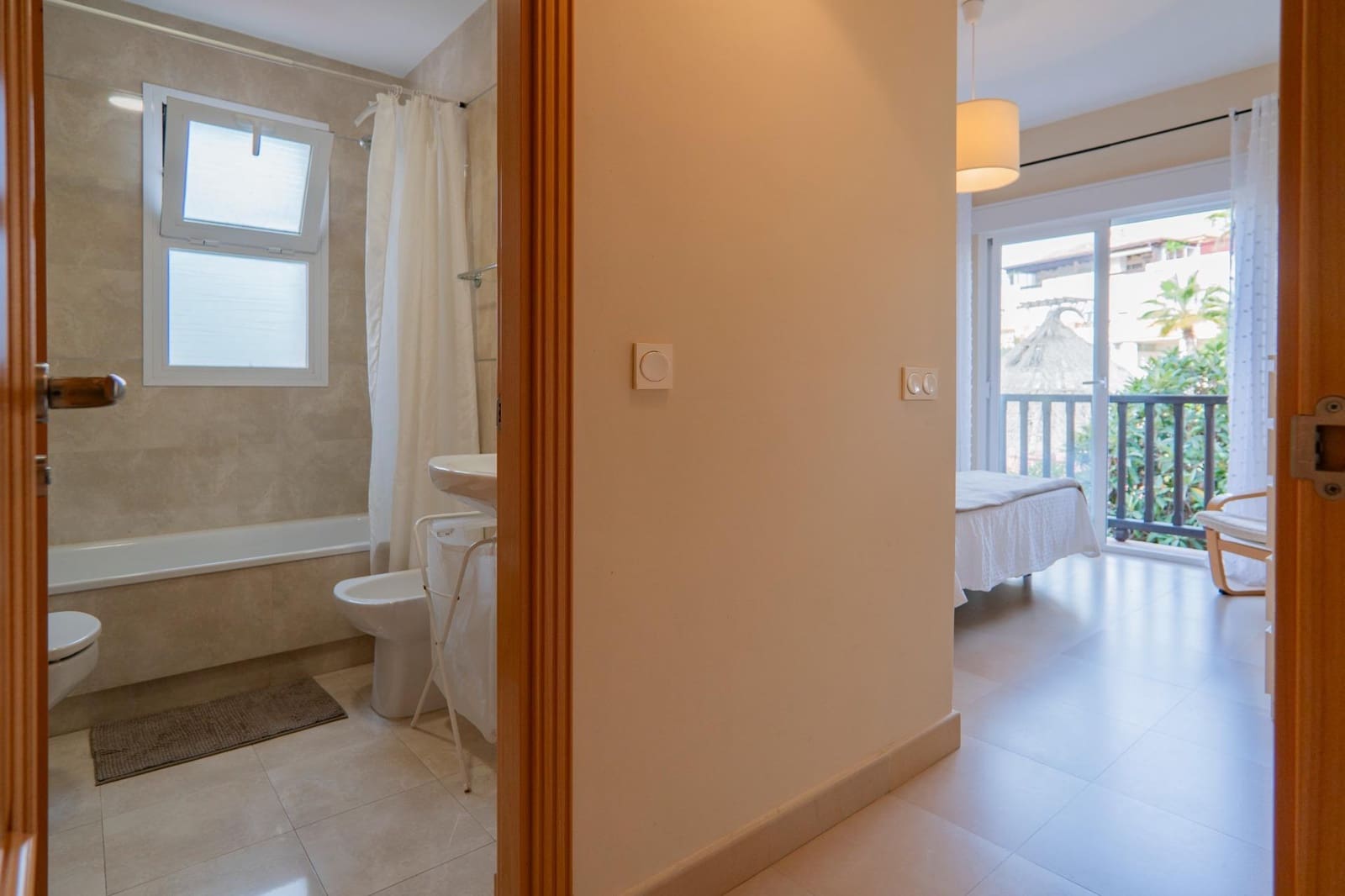 2 slaapkamer Flat te huur in Caleta de Velez met zwembad garage - € 900 (Ref: 8576478)