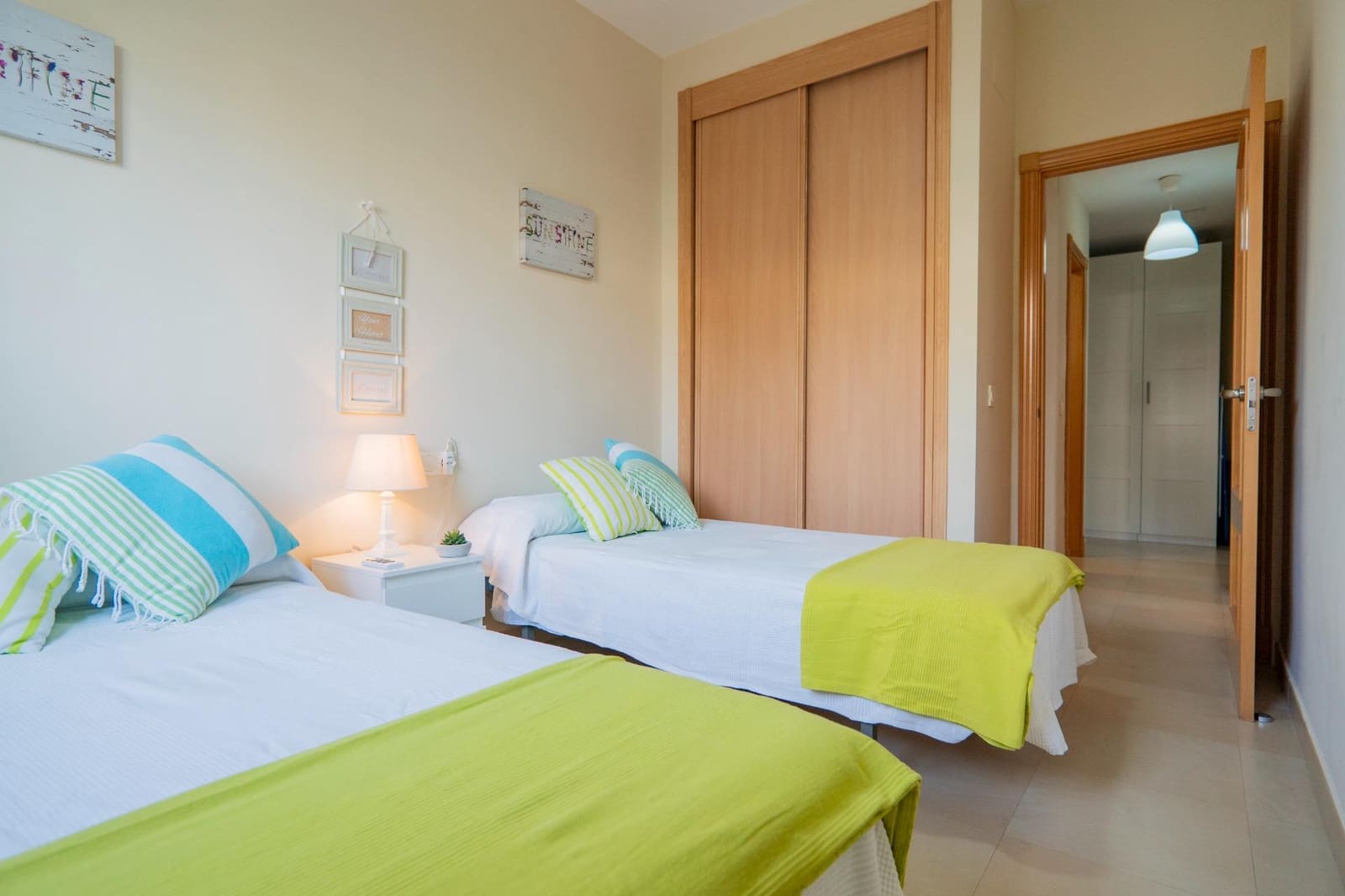 2 slaapkamer Flat te huur in Caleta de Velez met zwembad garage - € 900 (Ref: 8576478)