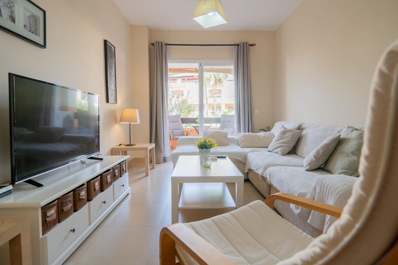 2 slaapkamer Flat te huur in Caleta de Velez met zwembad garage - € 900 (Ref: 8576478)