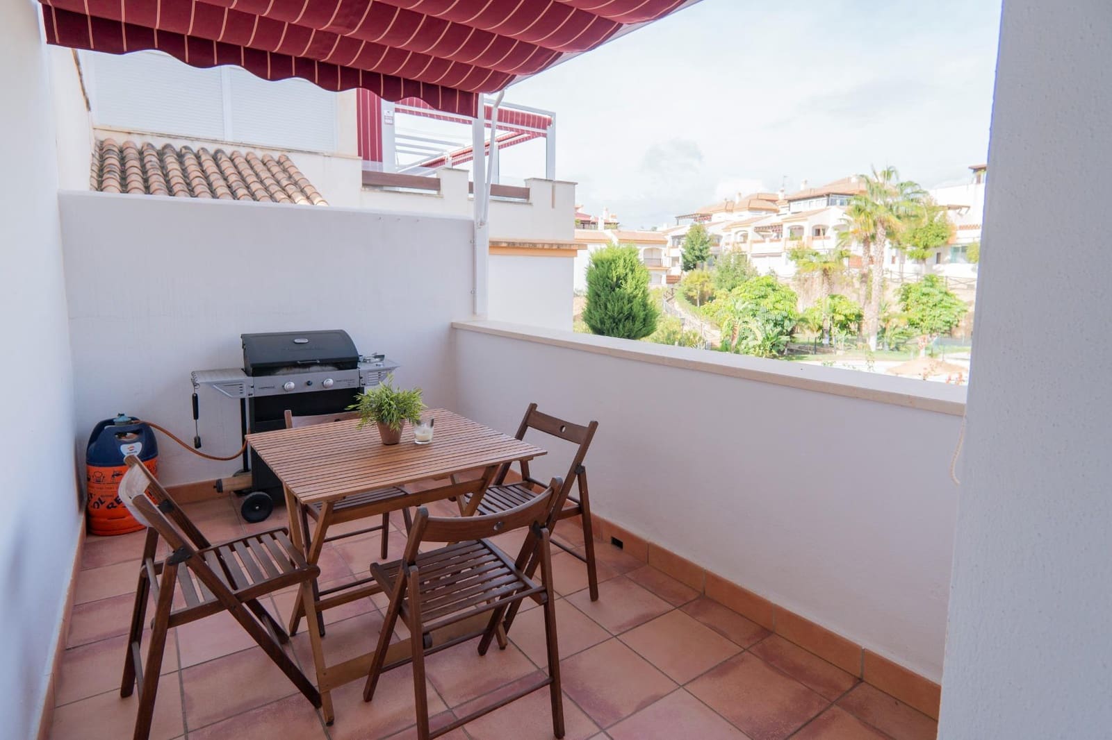 2 slaapkamer Flat te huur in Caleta de Velez met zwembad garage - € 900 (Ref: 8576478)