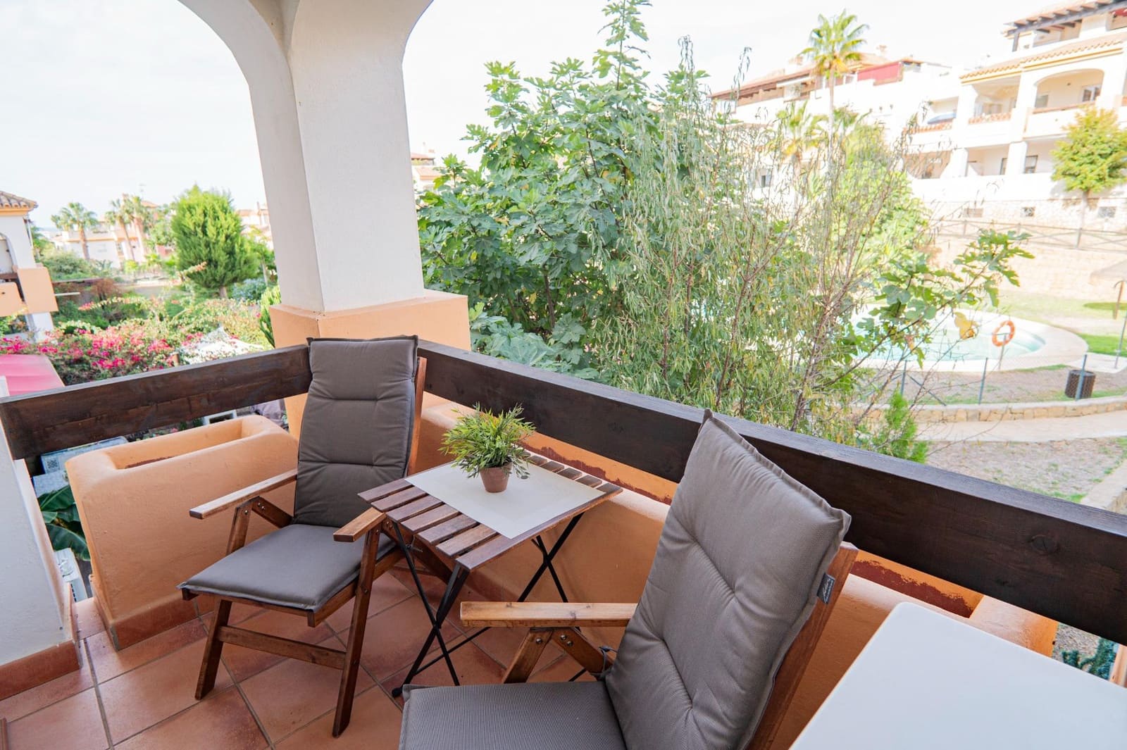 2 slaapkamer Flat te huur in Caleta de Velez met zwembad garage - € 900 (Ref: 8576478)