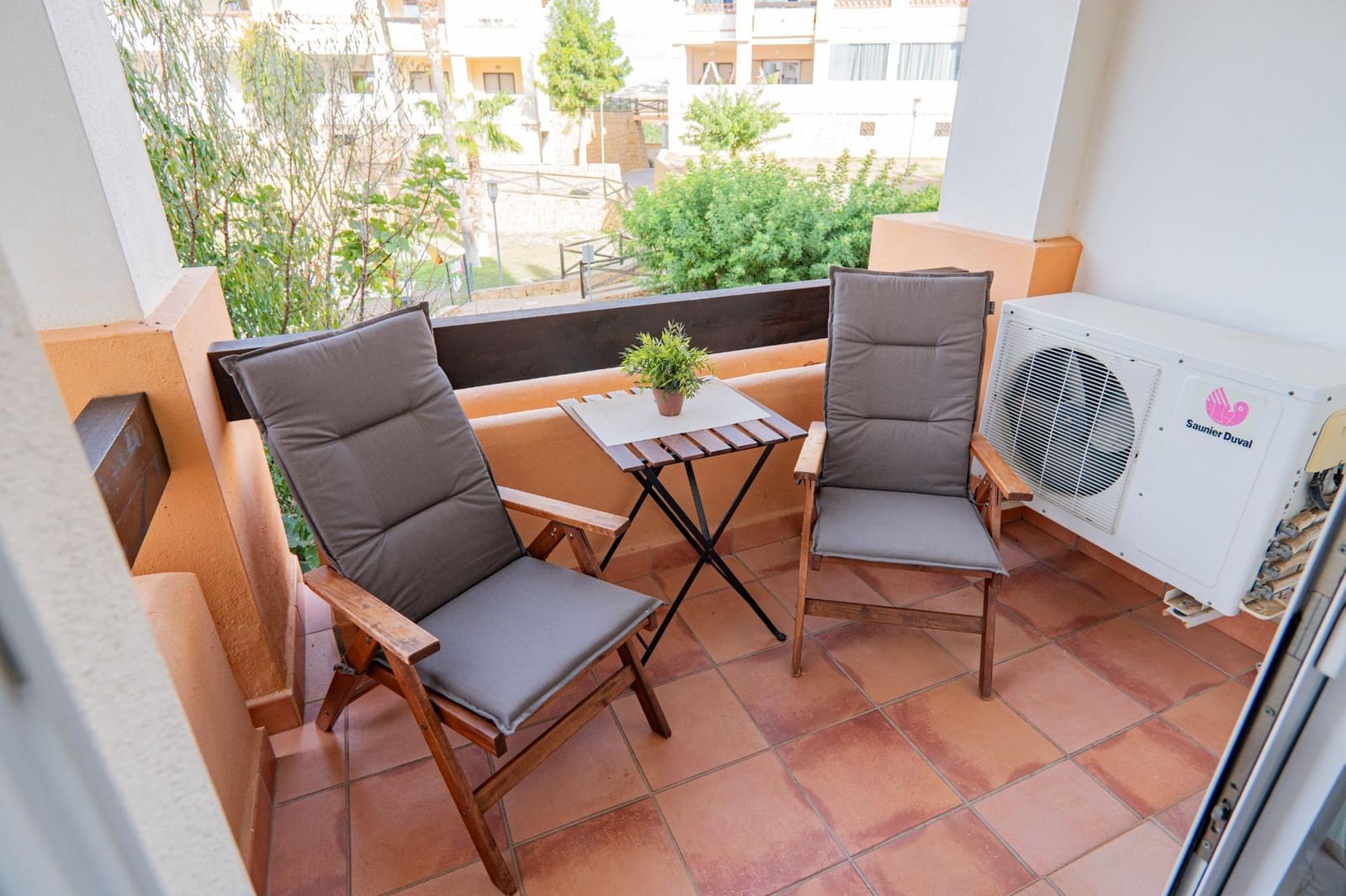 2 slaapkamer Flat te huur in Caleta de Velez met zwembad garage - € 900 (Ref: 8576478)