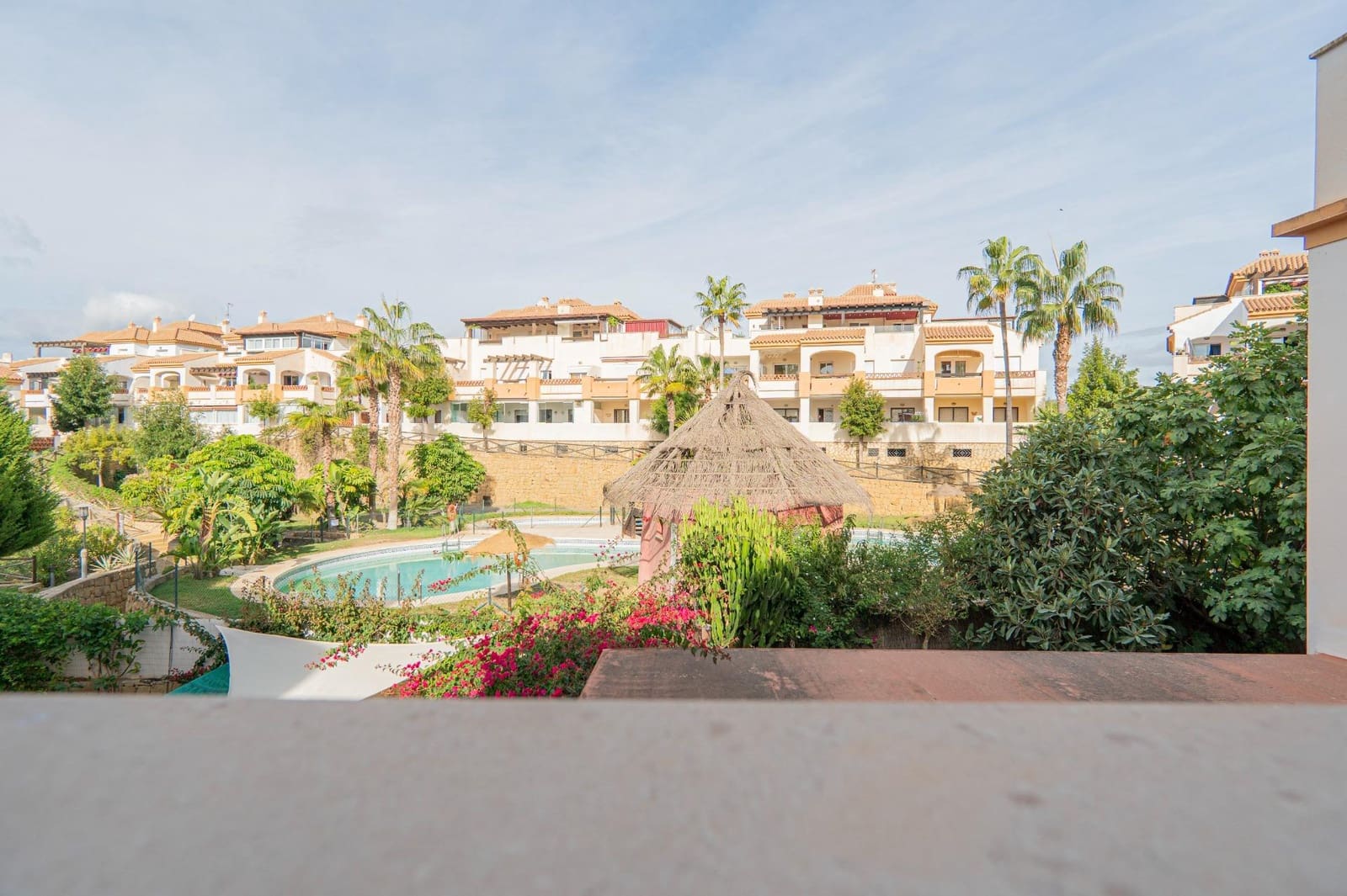 2 slaapkamer Flat te huur in Caleta de Velez met zwembad garage - € 900 (Ref: 8576478)