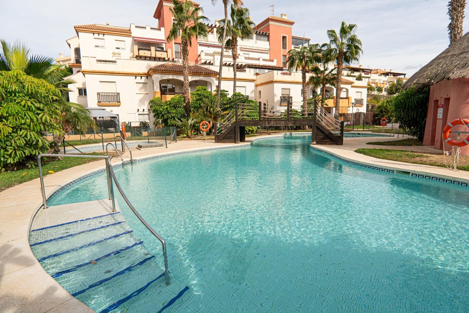 2 slaapkamer Flat te huur in Caleta de Velez met zwembad garage - € 900 (Ref: 8576478)