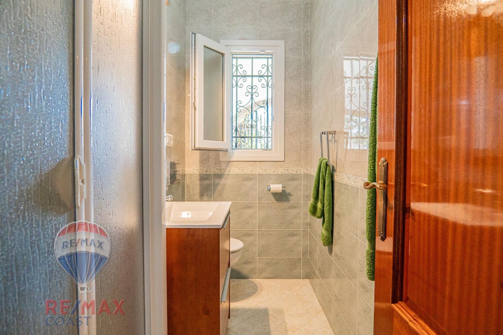 4 slaapkamer Villa te koop in Torrox-Costa met garage - € 748.000 (Ref: 8636551)