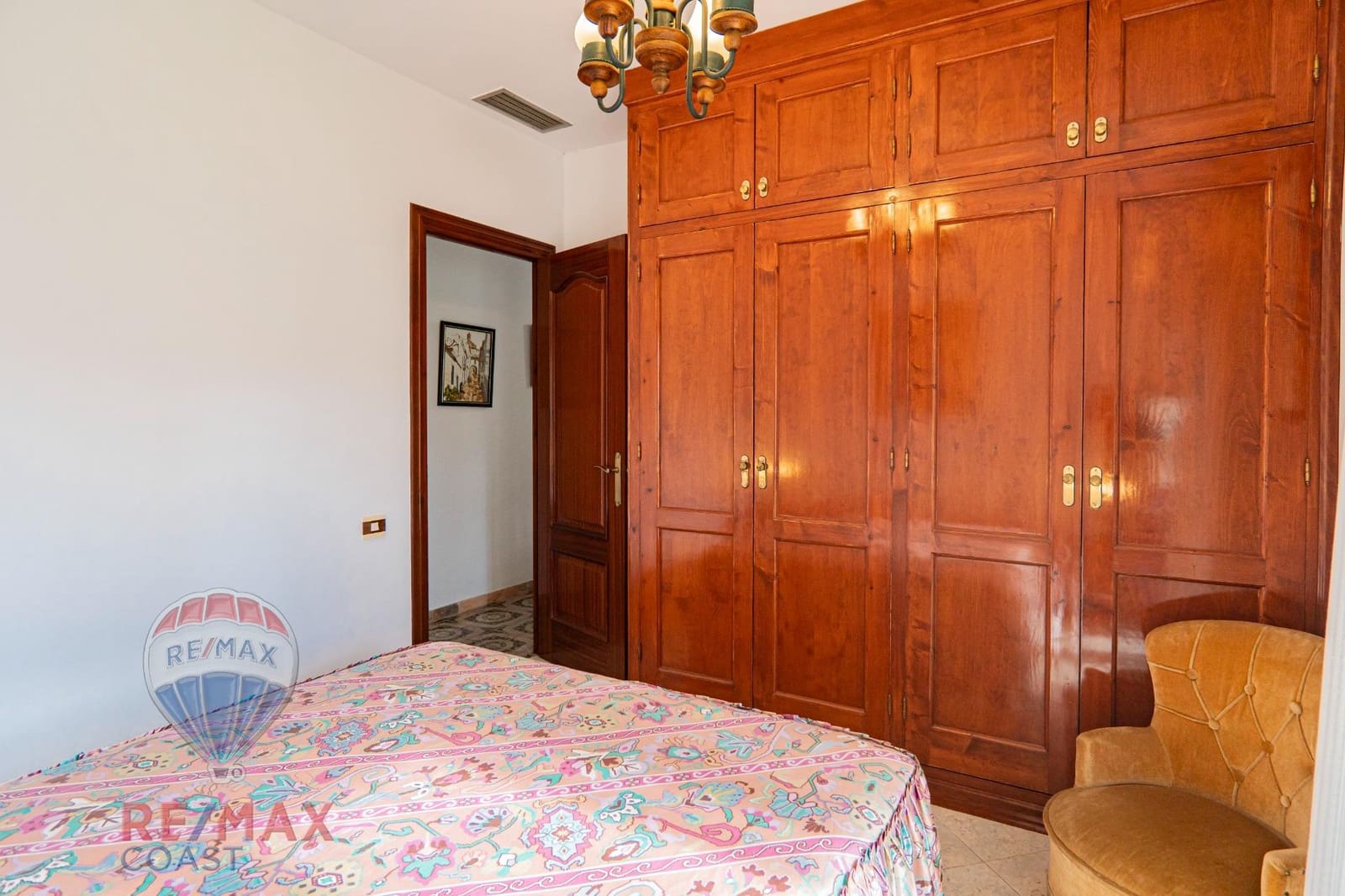 4 bedroom Villa for sale in Torrox-Costa with garage - € 748,000 (Ref: 8636551)