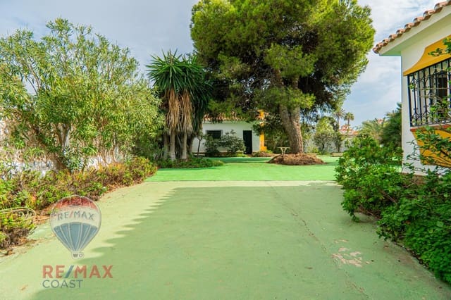 4 soveværelse Villa til salg i Centro Internacional, Torrox med garage - € 748.000 (Ref: 8636551)