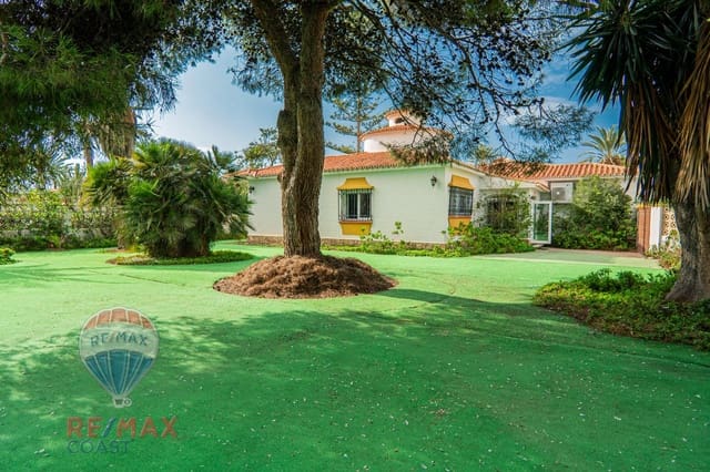 4 Zimmer Villa zu verkaufen in Centro Internacional, Torrox mit Garage - 745.000 € (Ref: 8636551)