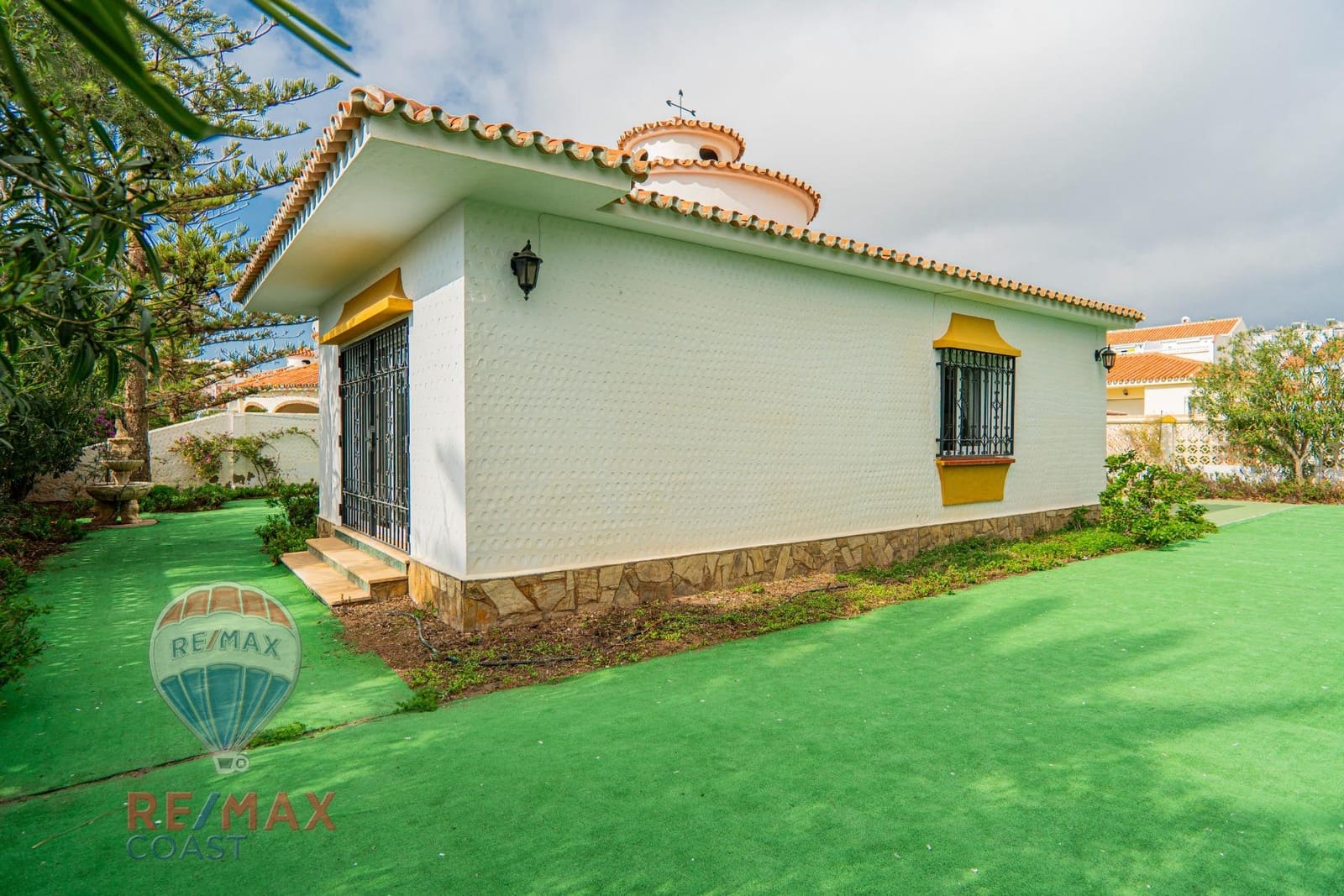 4 sypialnia Willa na sprzedaż w Torrox-Costa z garażem - 745 000 € (Ref: 8636551)