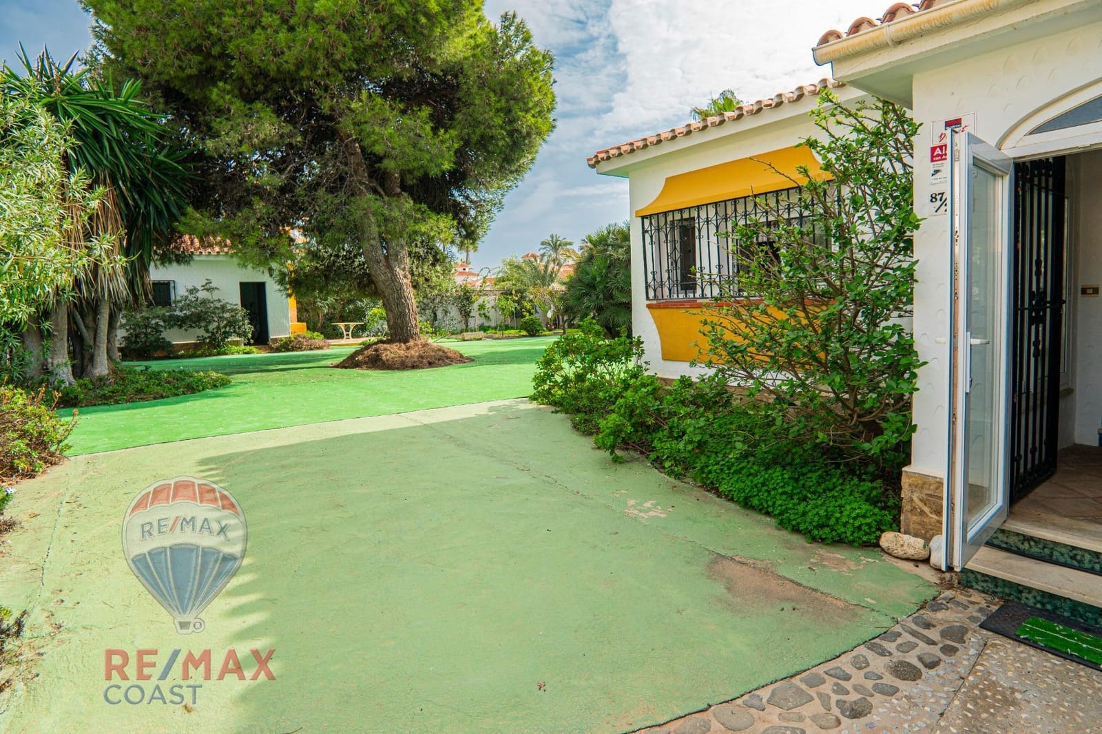 4 sypialnia Willa na sprzedaż w Torrox-Costa z garażem - 745 000 € (Ref: 8636551)