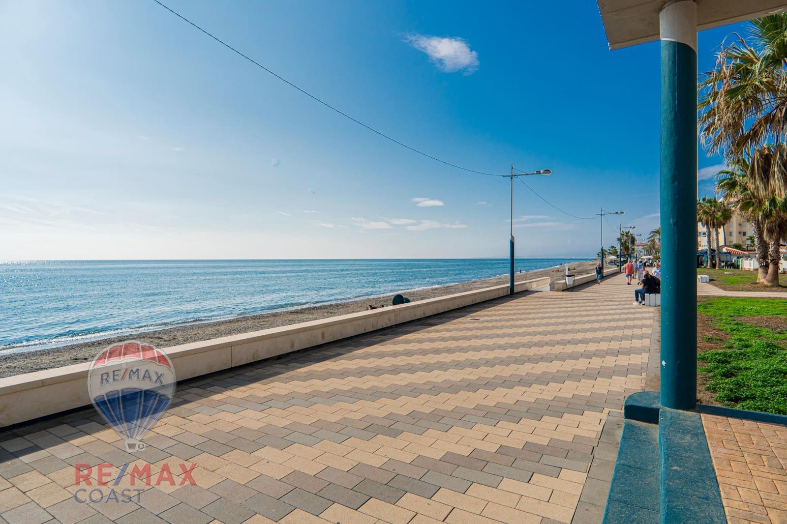 4 bedroom Villa for sale in Torrox-Costa with garage - € 745,000 (Ref: 8636551)