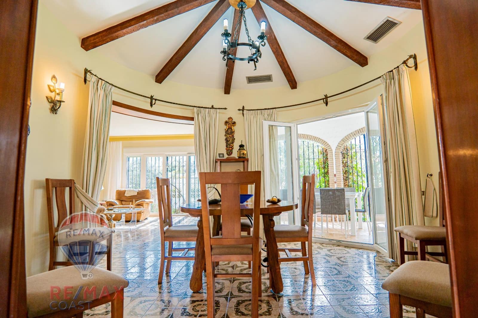 4 bedroom Villa for sale in Torrox-Costa with garage - € 745,000 (Ref: 8636551)