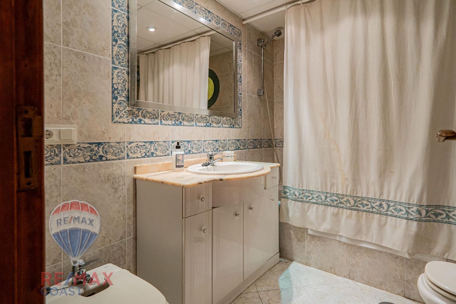4 bedroom Villa for sale in Torrox-Costa with garage - € 745,000 (Ref: 8636551)