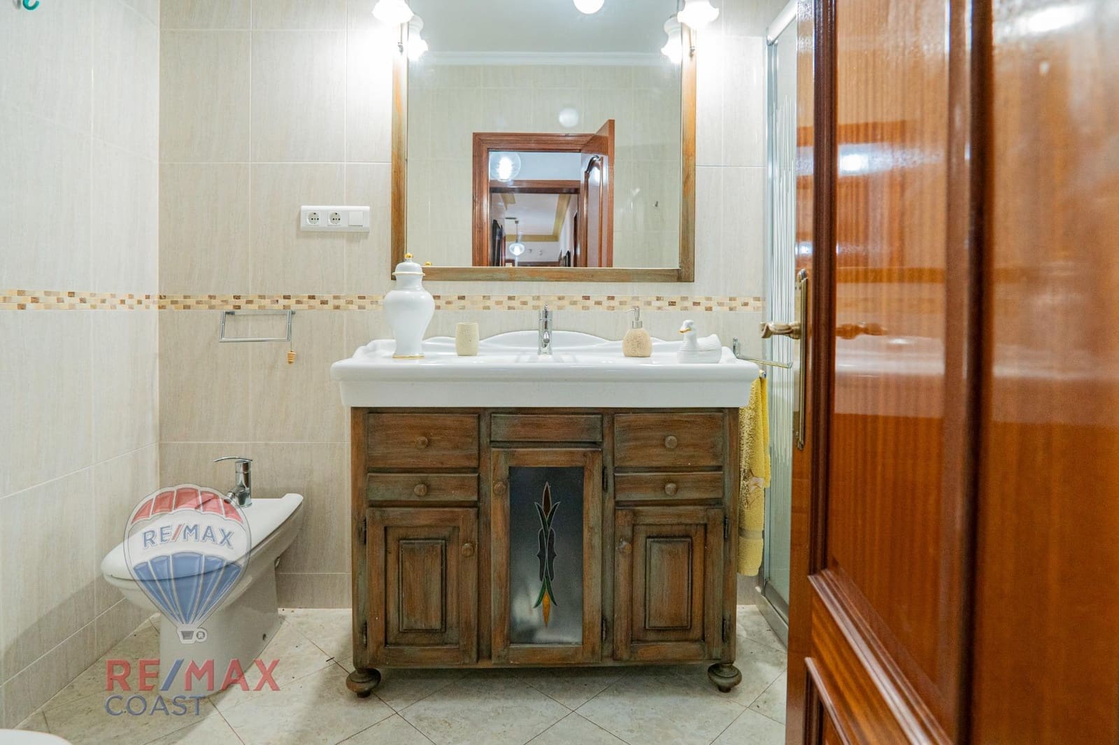4 bedroom Villa for sale in Torrox-Costa with garage - € 745,000 (Ref: 8636551)