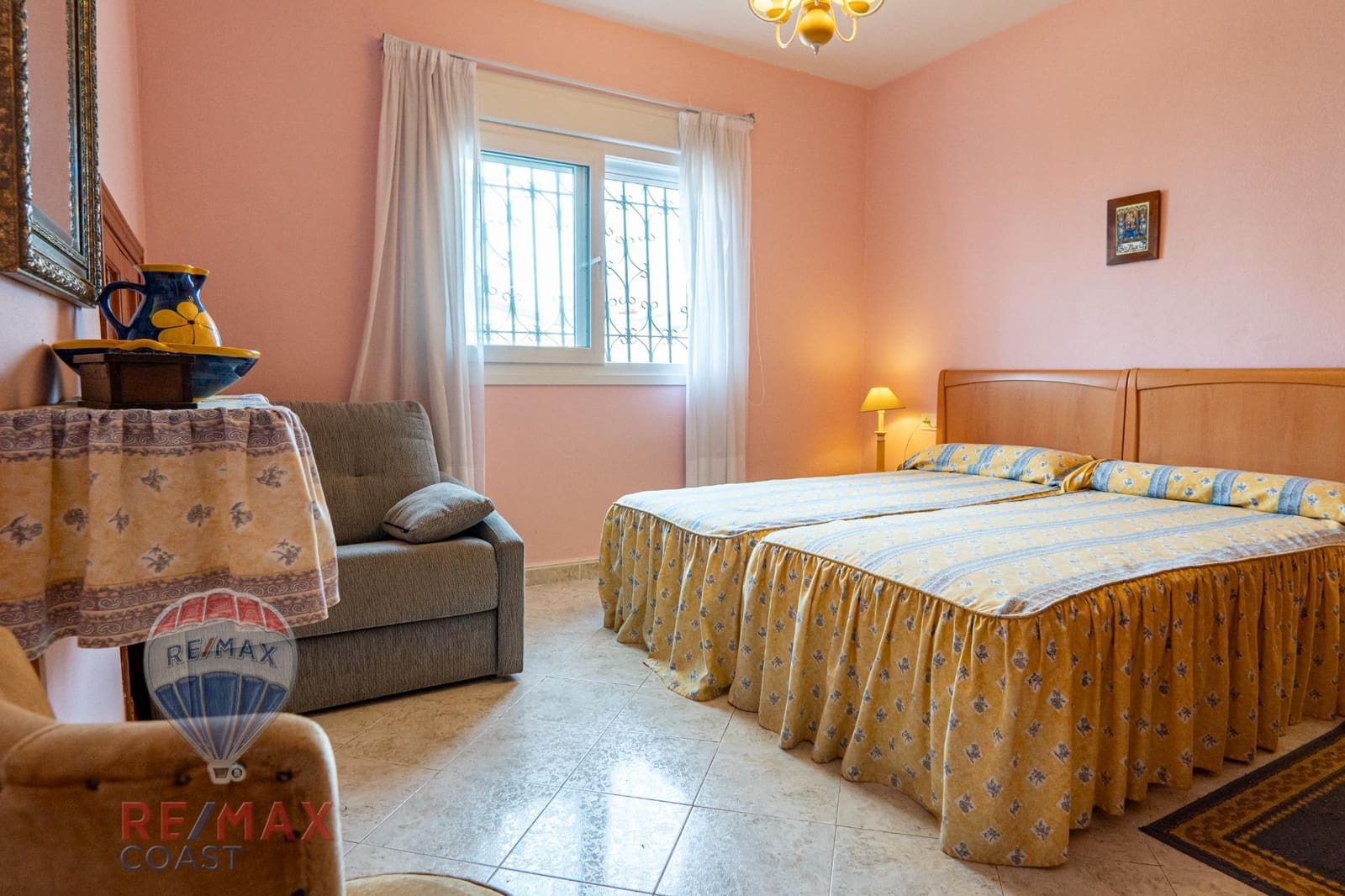 4 bedroom Villa for sale in Torrox-Costa with garage - € 745,000 (Ref: 8636551)