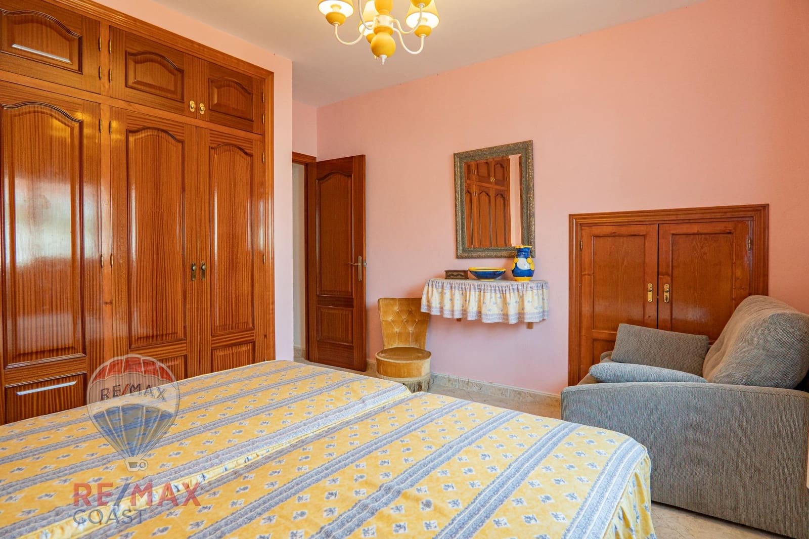 4 bedroom Villa for sale in Torrox-Costa with garage - € 745,000 (Ref: 8636551)