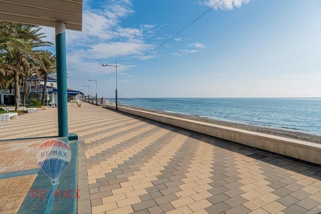 4 chambre Villa/Maison à vendre à Centro Internacional, Torrox avec garage - 745 000 € (Ref: 8636551)