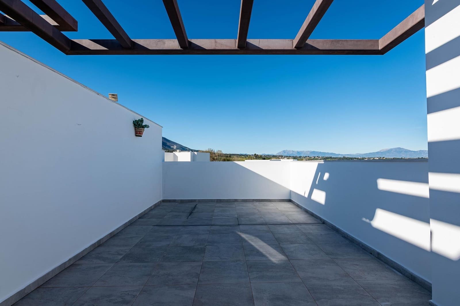 4 quarto Moradia em Banda para arrendar em Pinos de Alhaurin com piscina - 1 900 € (Ref: 8770854)