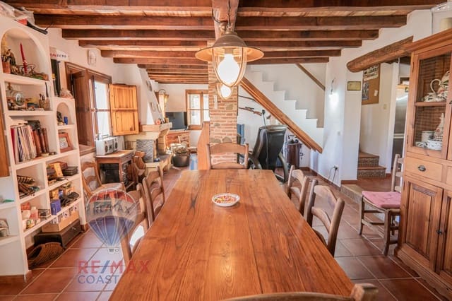 5 bedroom Finca/Country House for sale in Jubrique with pool - € 1,180,000 (Ref: 8802085)