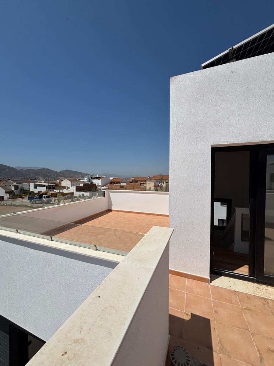 Villa/Maison Mitoyenne de 4 chambres à louer à Cartama avec piscine garage - 1 800 € (Ref: 8822498)