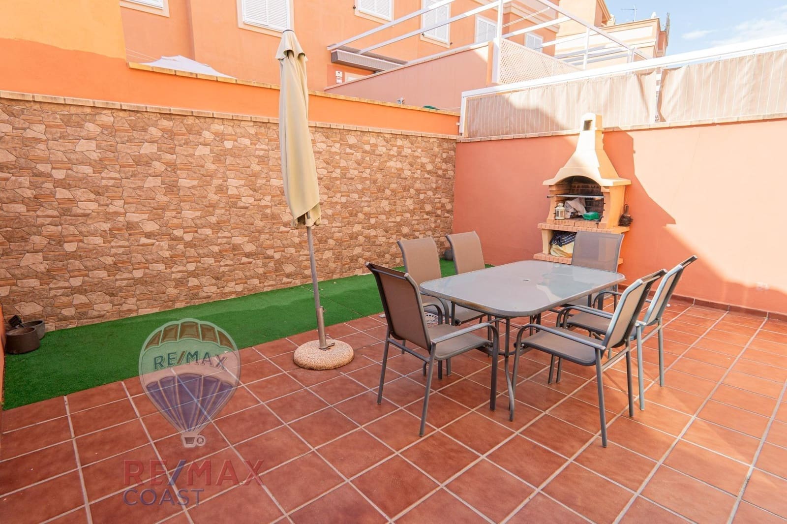 3 soveværelse Rækkehus til salg i Benajarafe med swimmingpool - € 360.000 (Ref: 8905545)