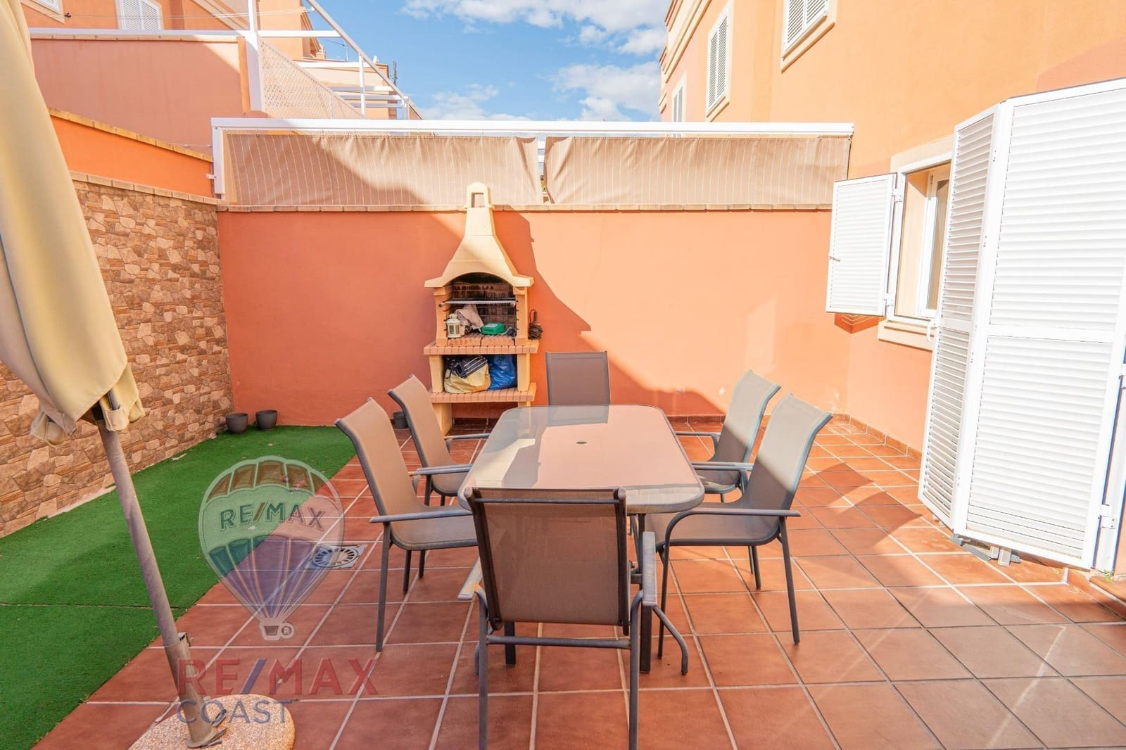 3 soveværelse Rækkehus til salg i Benajarafe med swimmingpool - € 360.000 (Ref: 8905545)