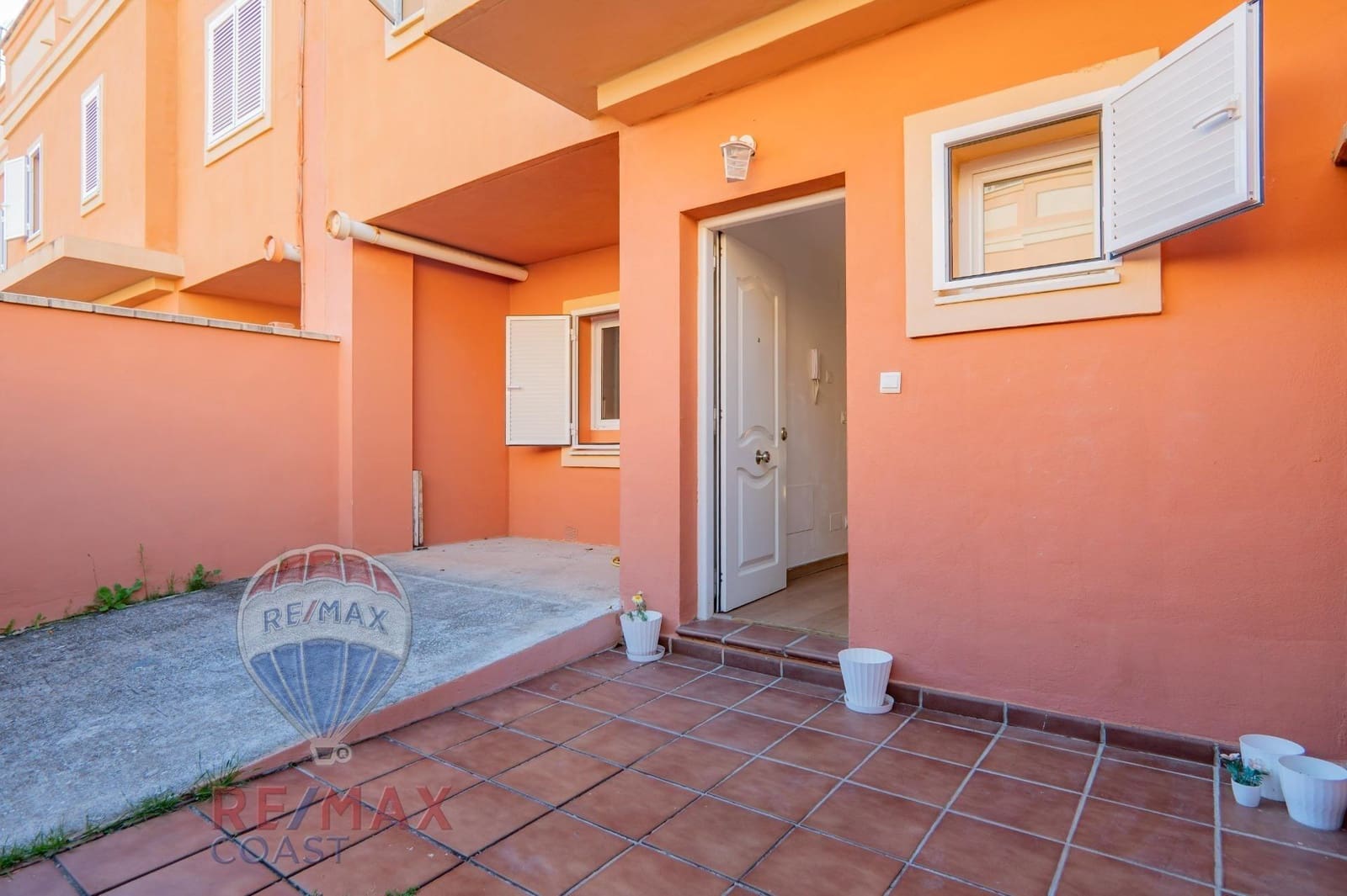 3 soveværelse Rækkehus til salg i Benajarafe med swimmingpool - € 360.000 (Ref: 8905545)