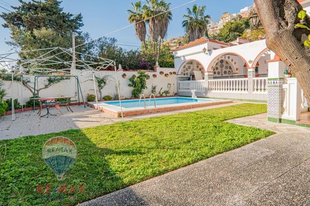 3 slaapkamer Villa te koop in Rincón de la Victoria met zwembad garage - € 875.000 (Ref: 8905546)