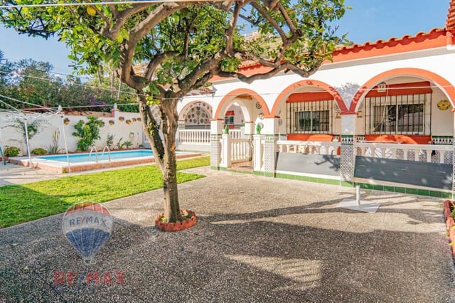 3 slaapkamer Villa te koop in Rincón de la Victoria met zwembad garage - € 875.000 (Ref: 8905546)