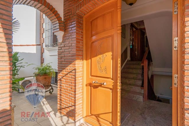 5 sypialnia Willa na sprzedaż w Cártama z garażem - 489 000 € (Ref: 8905547)