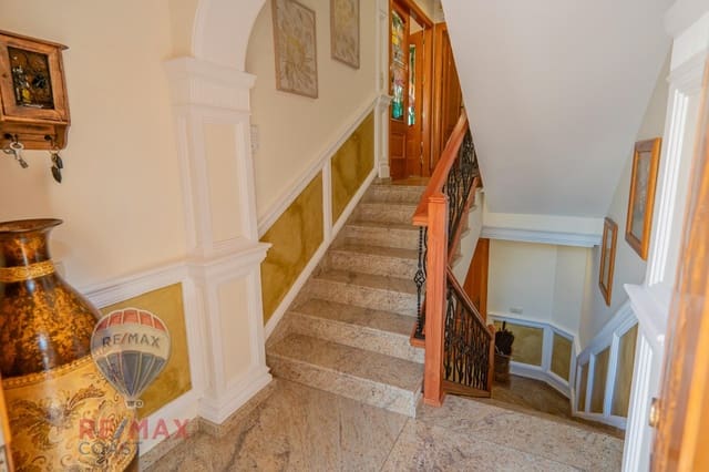 5 sypialnia Willa na sprzedaż w Cártama z garażem - 489 000 € (Ref: 8905547)