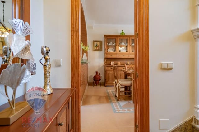 5 sypialnia Willa na sprzedaż w Cártama z garażem - 489 000 € (Ref: 8905547)