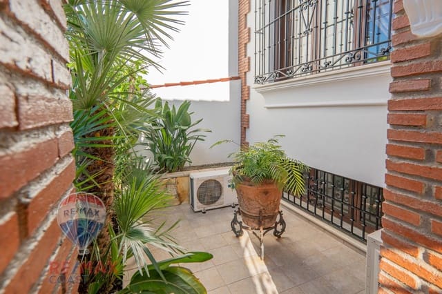 5 sypialnia Willa na sprzedaż w Cártama z garażem - 489 000 € (Ref: 8905547)