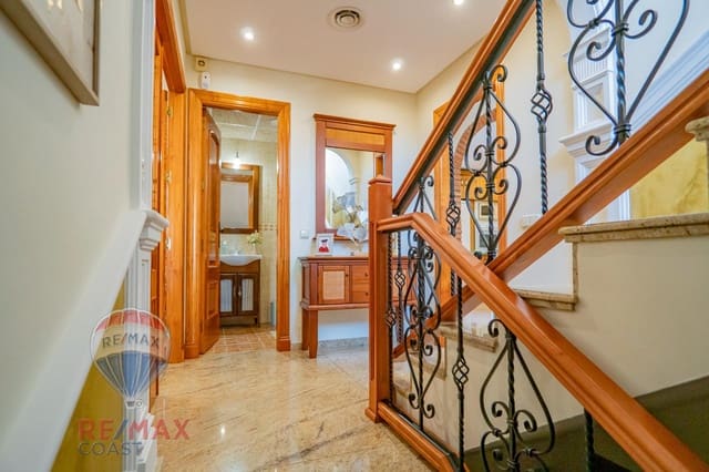 5 sypialnia Willa na sprzedaż w Cártama z garażem - 489 000 € (Ref: 8905547)