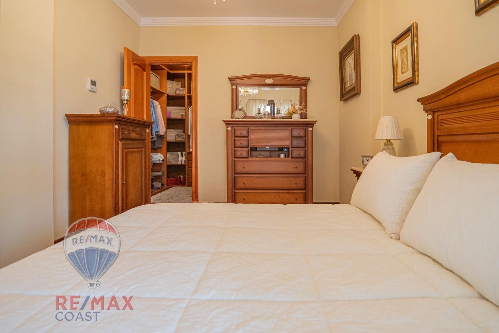 5 bedroom Villa for sale in Cartama with garage - € 489,000 (Ref: 8905547)