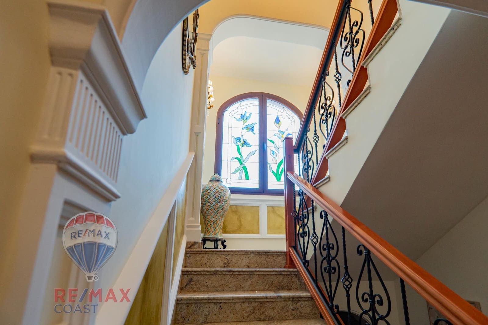 5 bedroom Villa for sale in Cartama with garage - € 489,000 (Ref: 8905547)