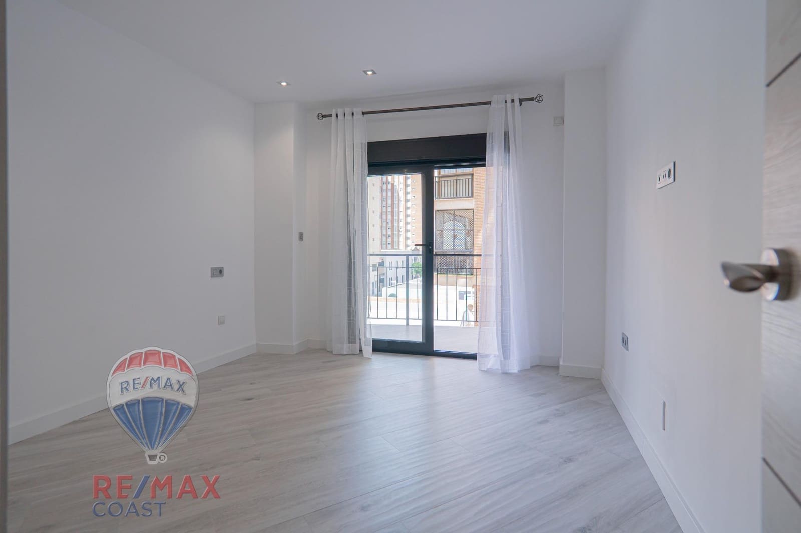 3 bedroom Flat for sale in Malaga city - € 799,000 (Ref: 8960238)