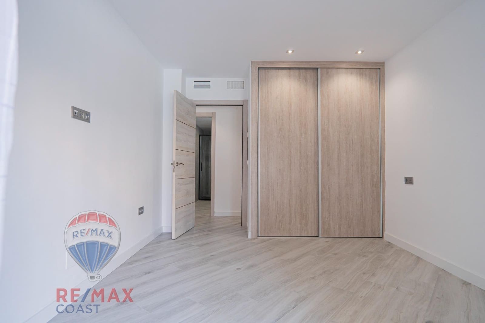 3 bedroom Flat for sale in Malaga city - € 799,000 (Ref: 8960238)