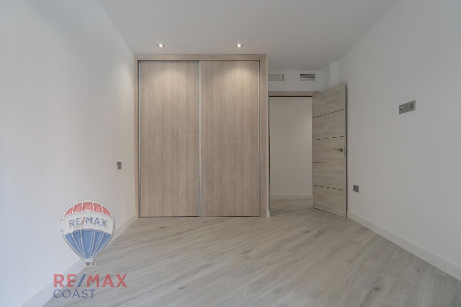 3 bedroom Flat for sale in Malaga city - € 799,000 (Ref: 8960238)