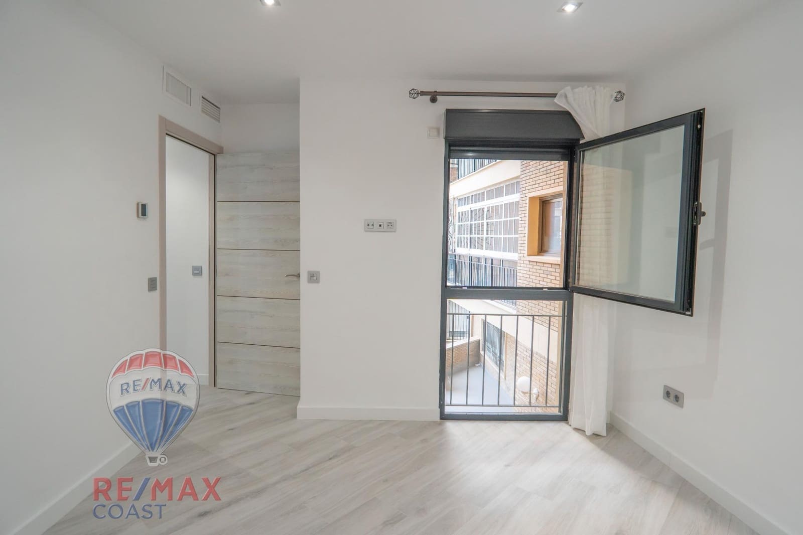 3 bedroom Flat for sale in Malaga city - € 799,000 (Ref: 8960238)