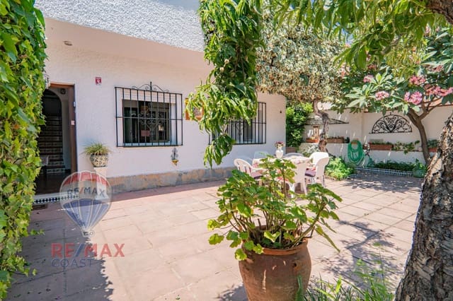 4 soverom Hus til salgs i El Palo, Málaga by - € 898 000 (Ref: 9110447)